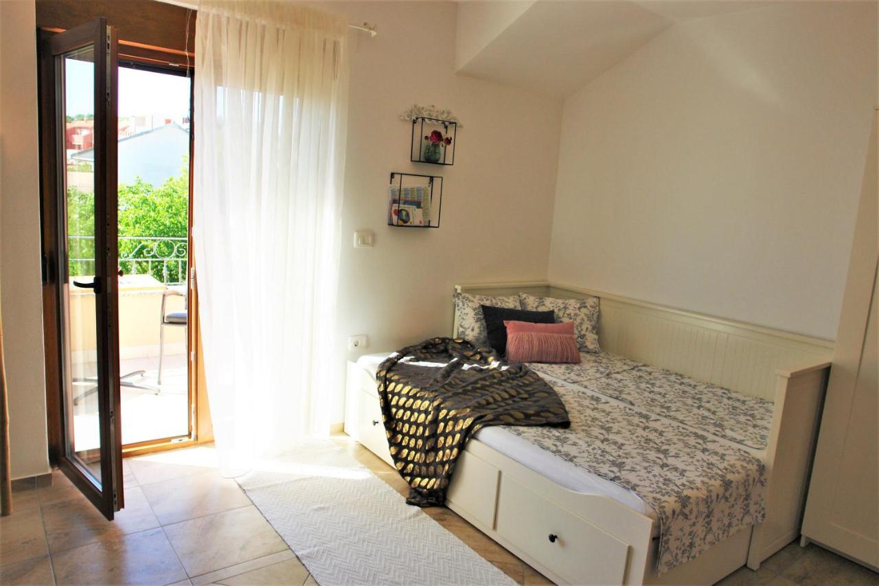 Iva Apartmani Vodice Ngoại thất bức ảnh