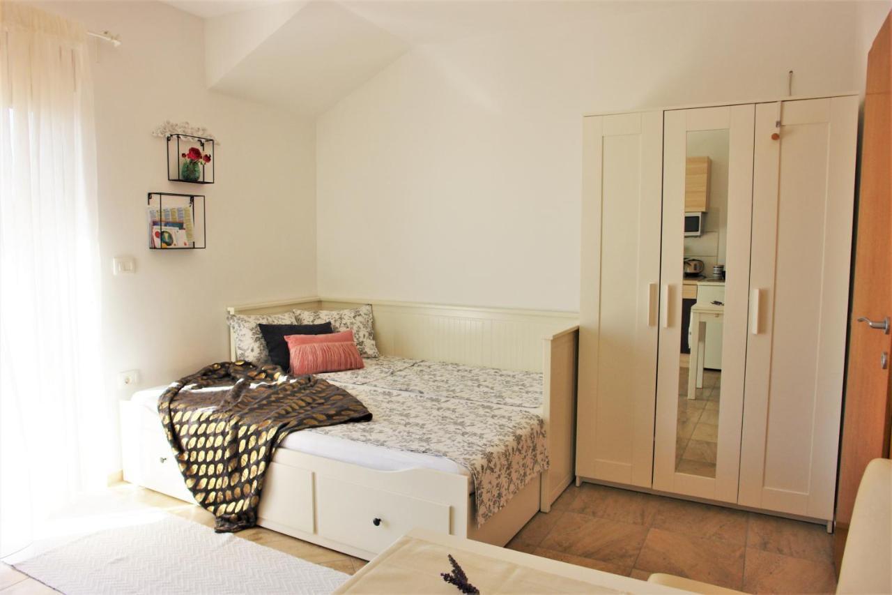 Iva Apartmani Vodice Ngoại thất bức ảnh
