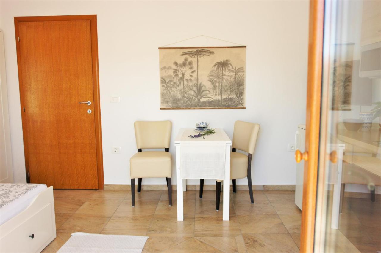 Iva Apartmani Vodice Ngoại thất bức ảnh