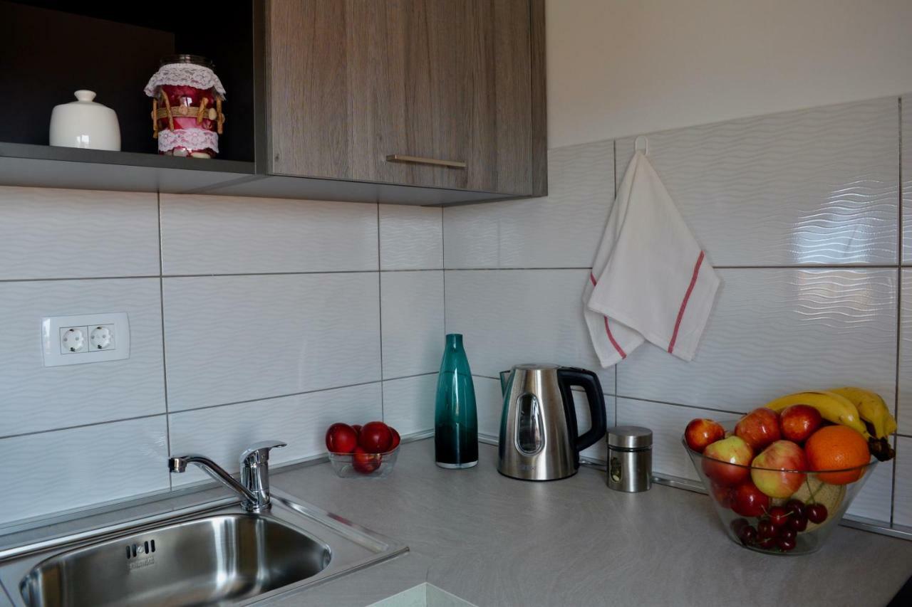 Iva Apartmani Vodice Ngoại thất bức ảnh